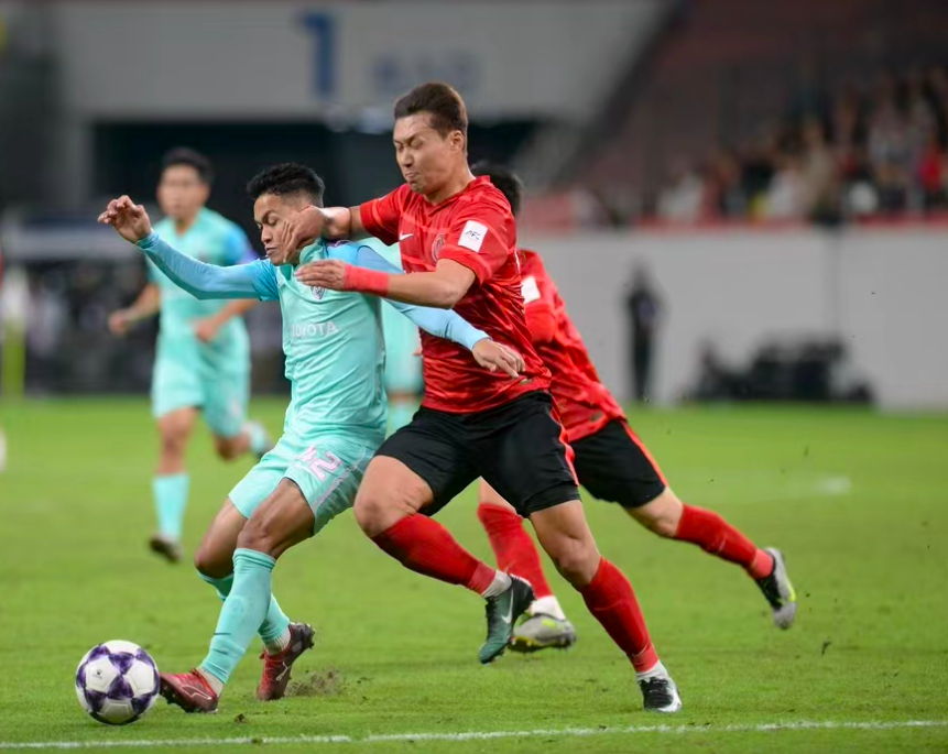 wYCzD, 莱切特等都, 次射正